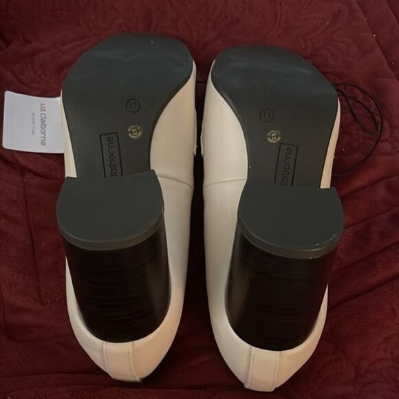 Liz Claiborne Women’s sz  11 M Cream‎ Morris Block Chunky Heel NWT w/gold tone - Picture 9 of 16